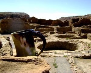 Travel Mug hikes Chaco Canyon’s ruins