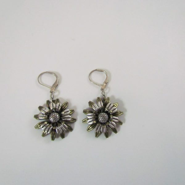 Daisy Closure Earrings from Alchemy