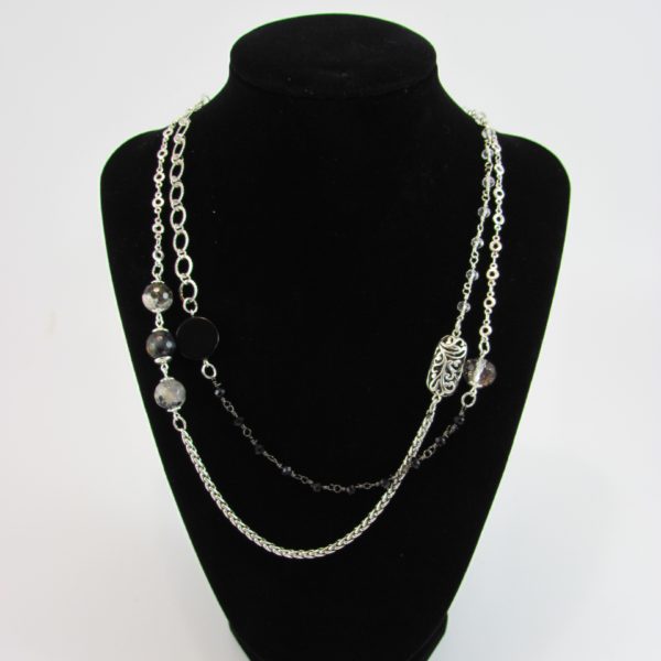 DH-565 Agate, Onyx, and Crystal Necklace
