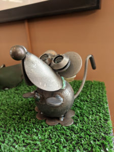 A mouse made by Yardbirds