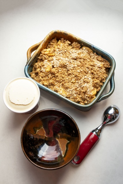 Pyrex Get Dinner Away Large Handle 8 x 8 Square Dish. Making it Easy to  Monitor Casserole Cooking and Brownie Baking from a, 4, Red 8